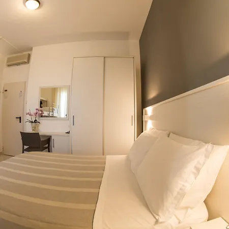 Hotel Ambra Cattolica